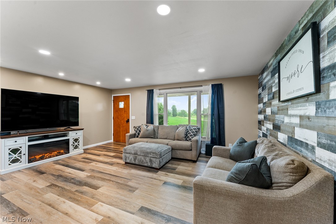 6235 Homeworth Road Homeworth OH 44634