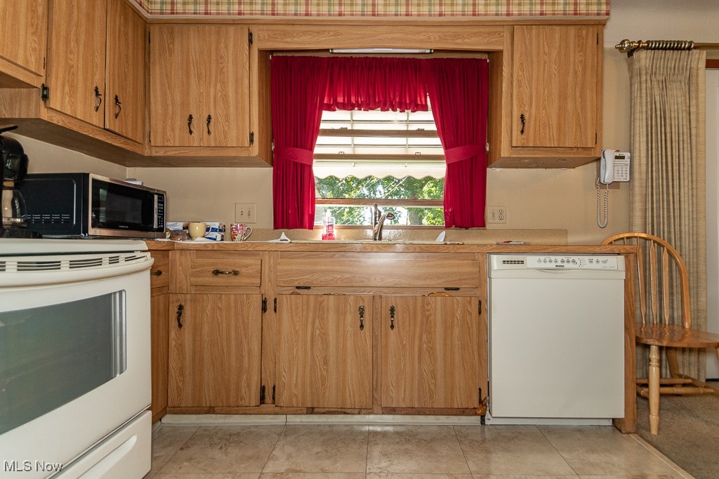 1200 Blanchester Road Lyndhurst OH 44124