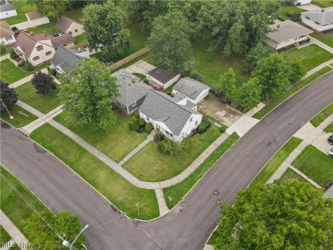 7146 W Parkview Drive Parma OH 44134