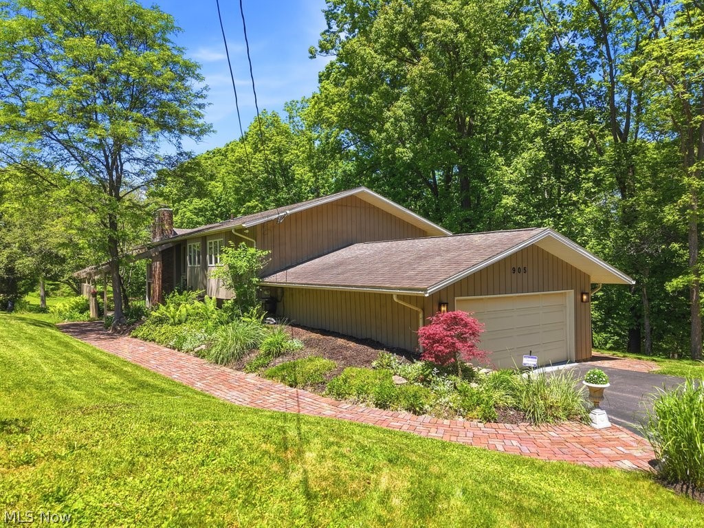 905 Heritage Lane Bath OH 44333
