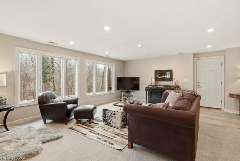 905 Heritage Lane Bath OH 44333