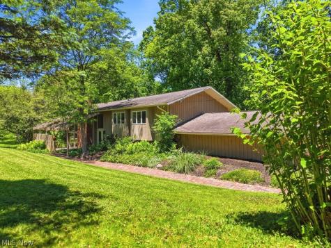 905 Heritage Lane Bath OH 44333