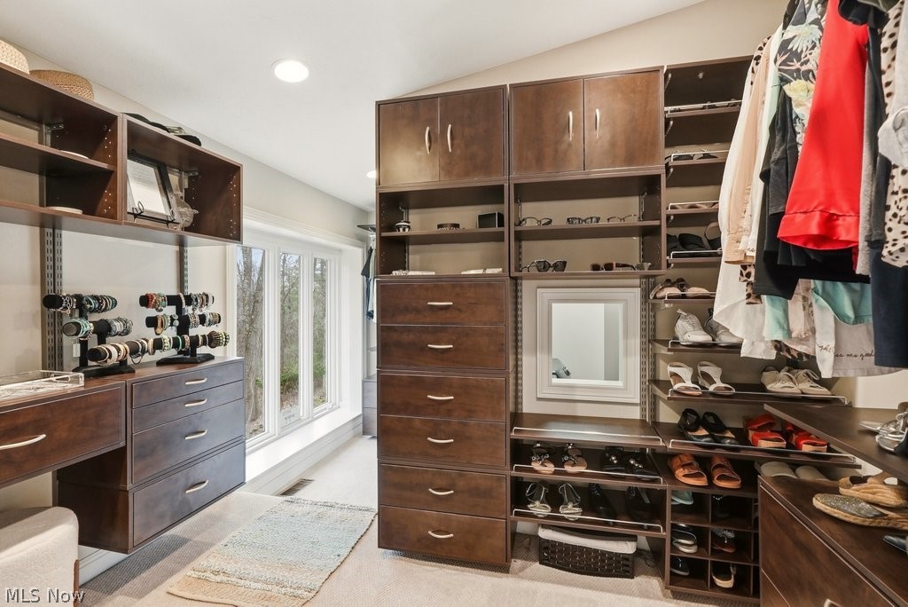 905 Heritage Lane Bath OH 44333