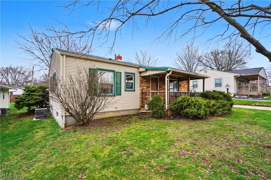 1852 Fairview Court Salem OH 44460
