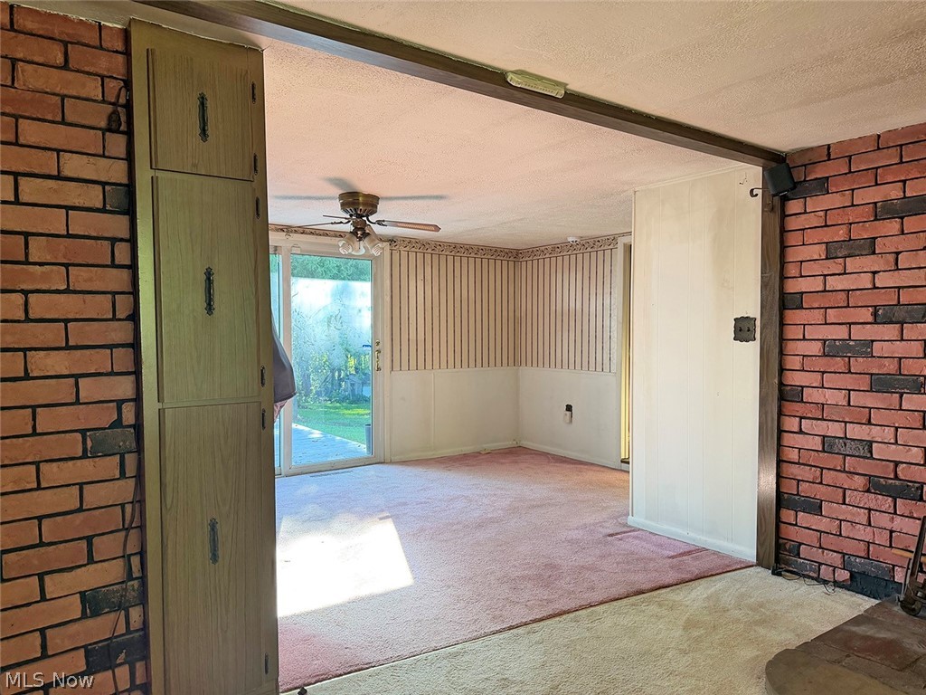 10182 Andora Road NE East Rochester OH 44625