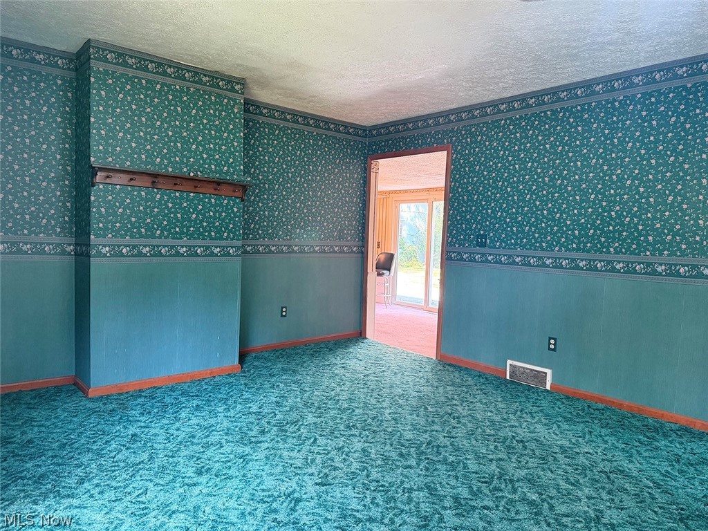 10182 Andora Road NE East Rochester OH 44625
