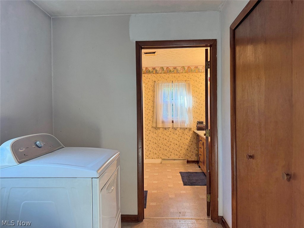 10182 Andora Road NE East Rochester OH 44625