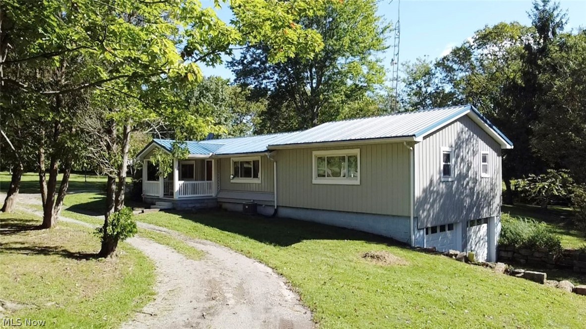 10182 Andora Road NE East Rochester OH 44625