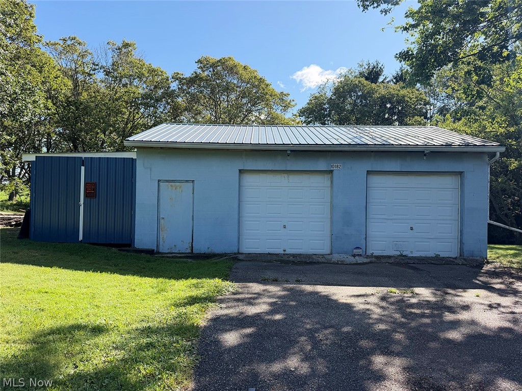 10182 Andora Road NE East Rochester OH 44625