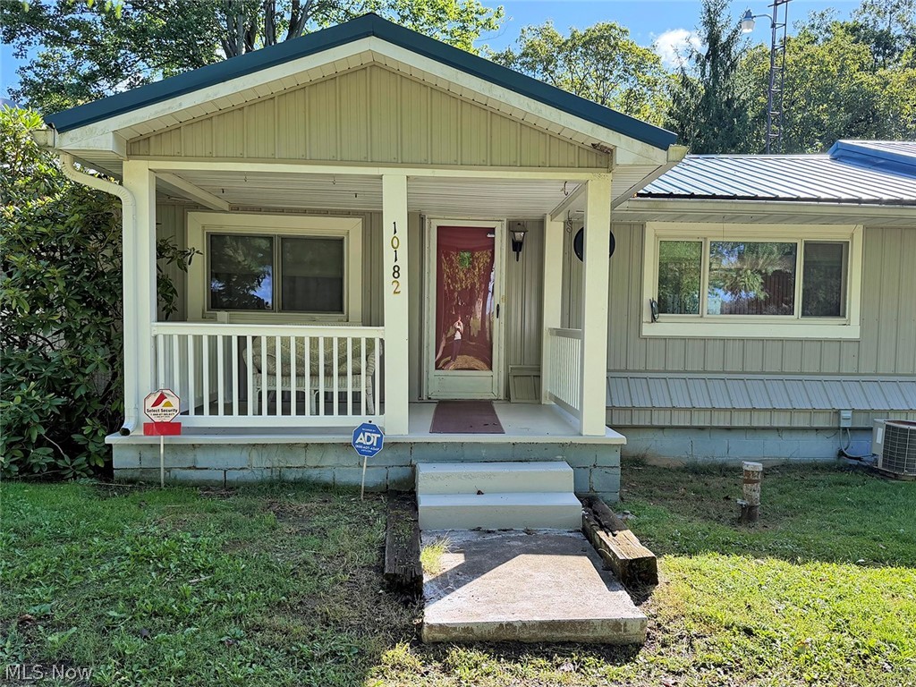 10182 Andora Road NE East Rochester OH 44625