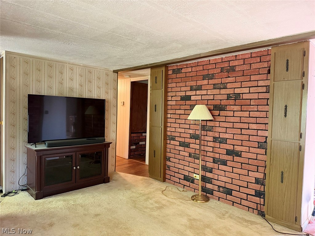 10182 Andora Road NE East Rochester OH 44625