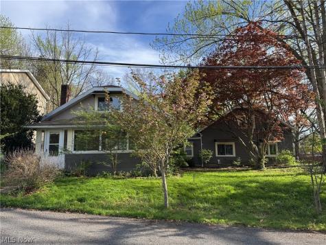 206 Olivet Avenue Akron OH 44319