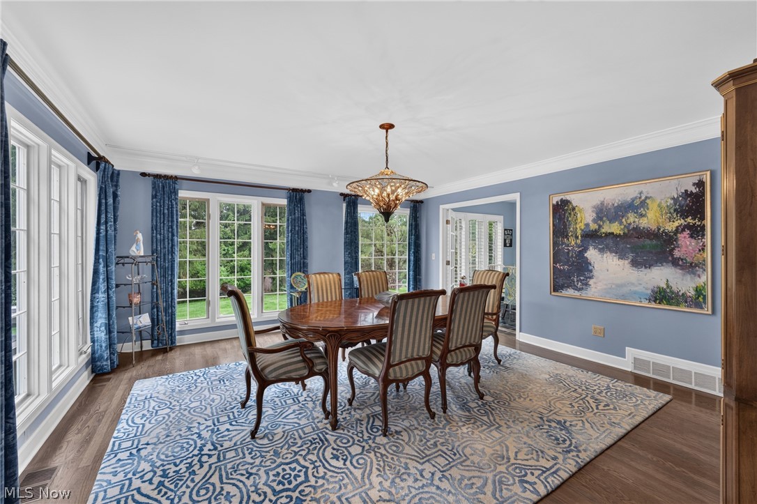 33433 Pinetree Road Pepper Pike OH 44124