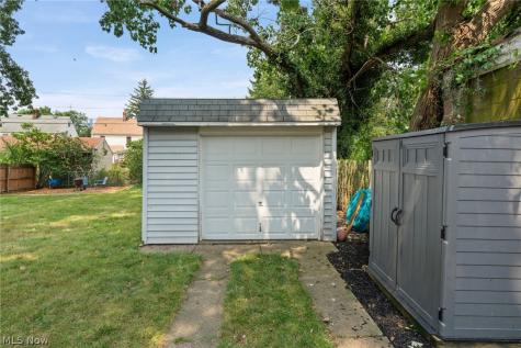 15312 Edolyn Avenue Cleveland OH 44111