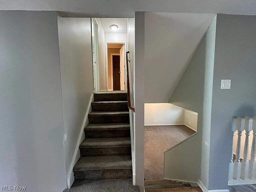 1077 Sutherland Avenue Akron OH 44314
