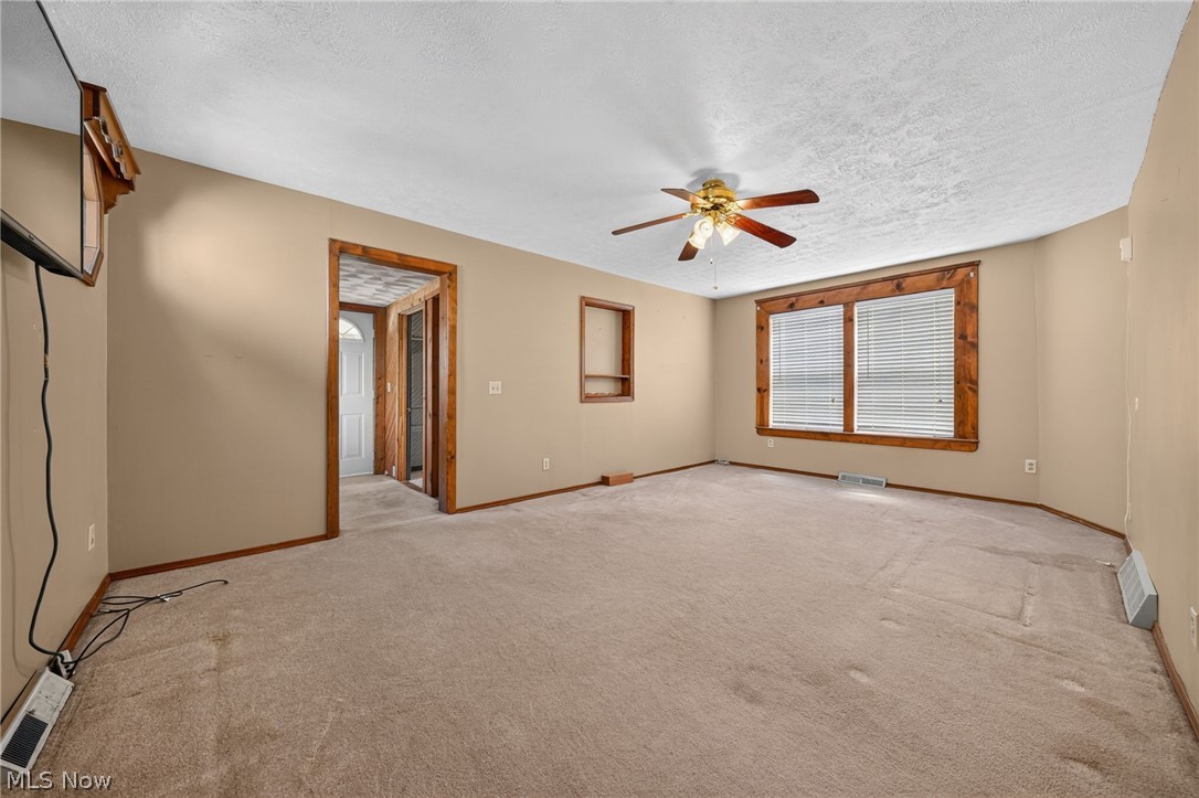 32 Water Street Geneva OH 44041