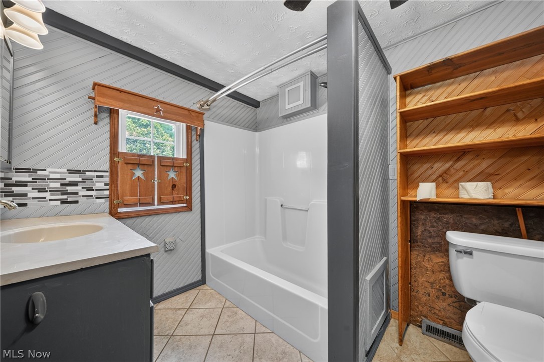 32 Water Street Geneva OH 44041