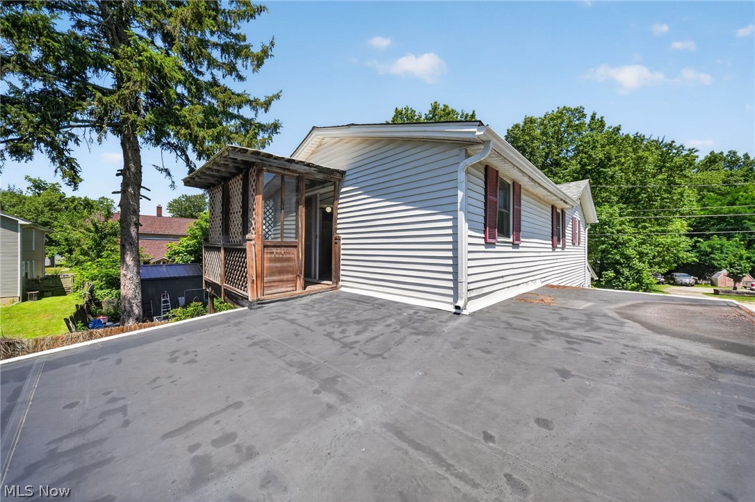 32 Water Street Geneva OH 44041