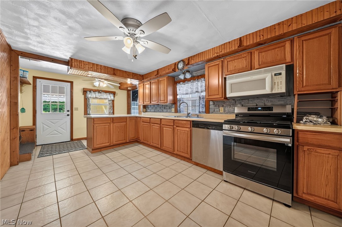 32 Water Street Geneva OH 44041