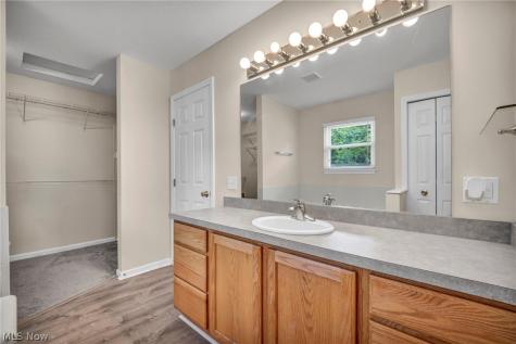 2066 Liberty Road Stow OH 44224
