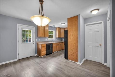 2066 Liberty Road Stow OH 44224