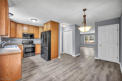 2066 Liberty Road Stow OH 44224