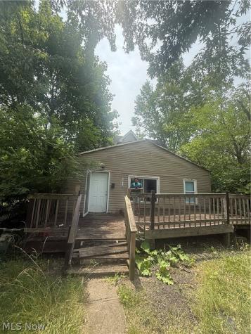 13316 Svec Avenue Cleveland OH 44120
