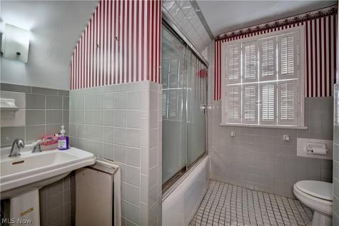 186 S Main Street Hudson OH 44236