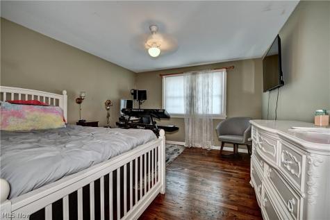 186 S Main Street Hudson OH 44236