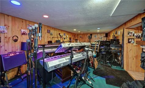 186 S Main Street Hudson OH 44236