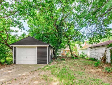 617 E 118th Street Cleveland OH 44108