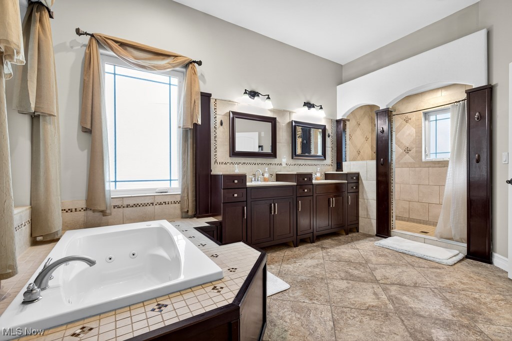 2760 Loreto Drive Willoughby Hills OH 44094