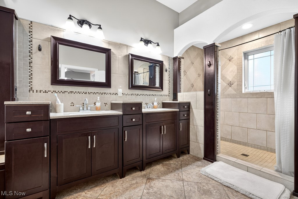 2760 Loreto Drive Willoughby Hills OH 44094