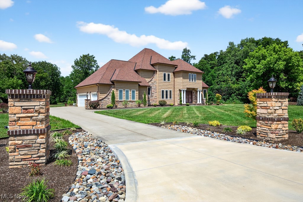 2760 Loreto Drive Willoughby Hills OH 44094