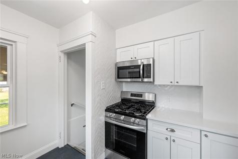 4521 Telhurst Road South Euclid OH 44121