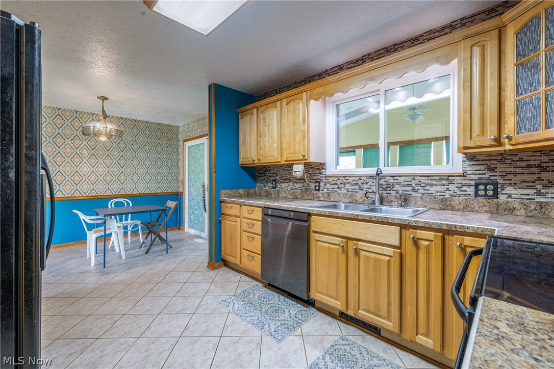 3900 Case Road Avon OH 44011