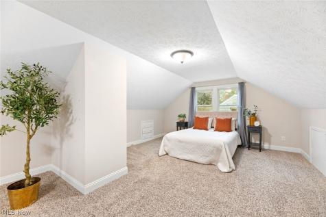 5239 Edenhurst Road Lyndhurst OH 44124