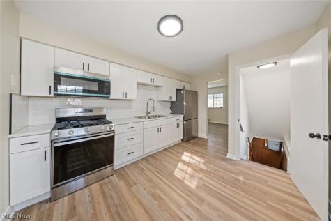 5850 Doris Drive Brook Park OH 44142