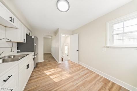 5850 Doris Drive Brook Park OH 44142