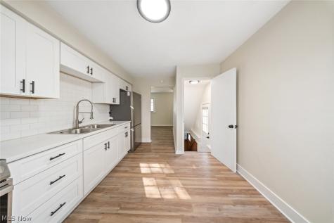5850 Doris Drive Brook Park OH 44142