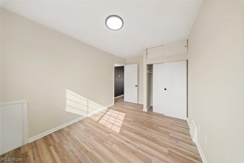 5850 Doris Drive Brook Park OH 44142
