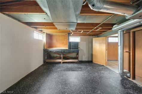 5850 Doris Drive Brook Park OH 44142