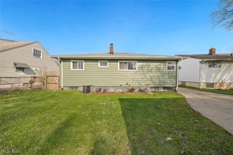 5850 Doris Drive Brook Park OH 44142