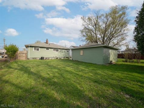 5850 Doris Drive Brook Park OH 44142