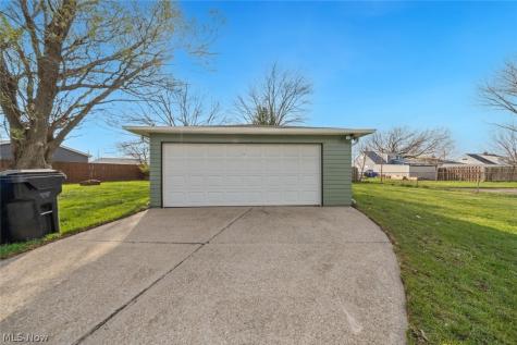 5850 Doris Drive Brook Park OH 44142