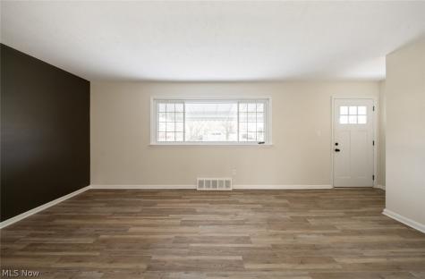 5850 Doris Drive Brook Park OH 44142