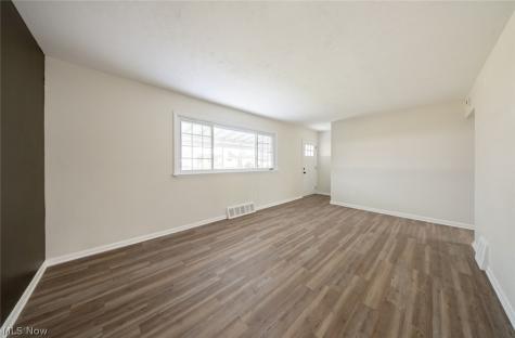 5850 Doris Drive Brook Park OH 44142