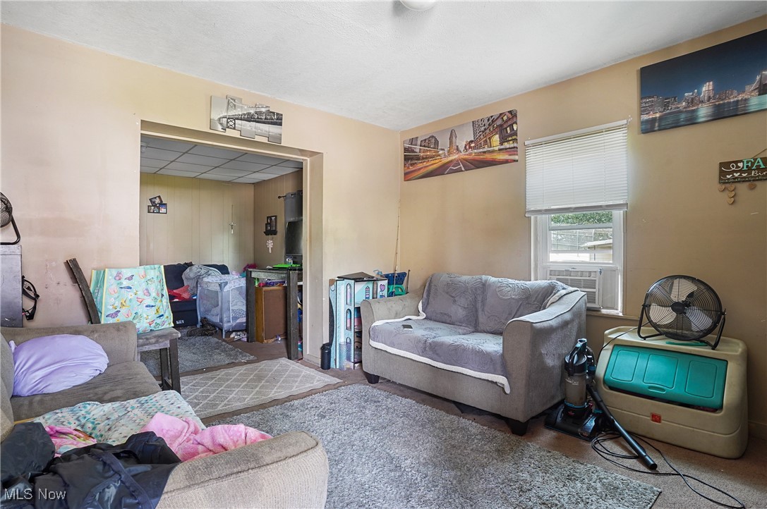201-203 W Clark Street East Palestine OH 44413