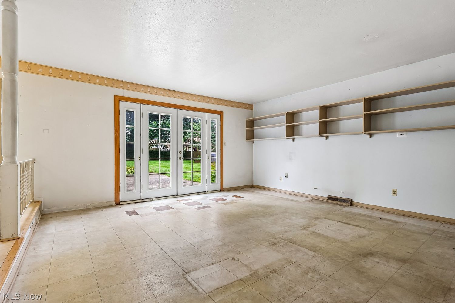 29486 Wolf Road Bay Village OH 44140