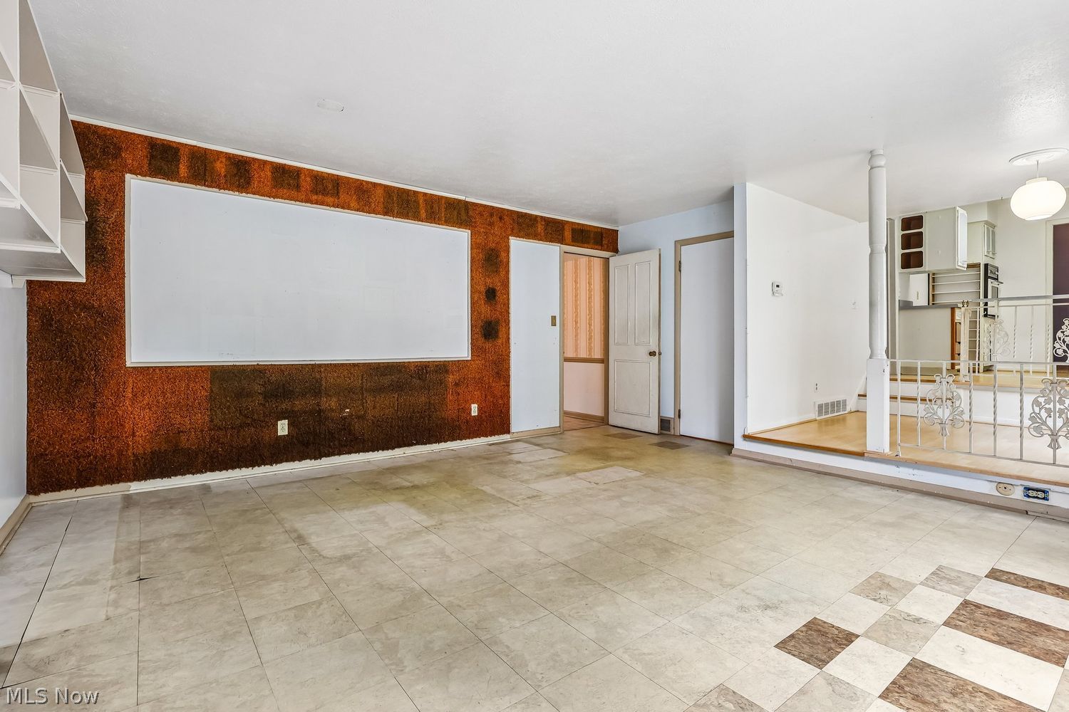 29486 Wolf Road Bay Village OH 44140